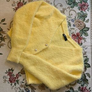 NWOT Fuzzy Cropped Cardigan 💛
